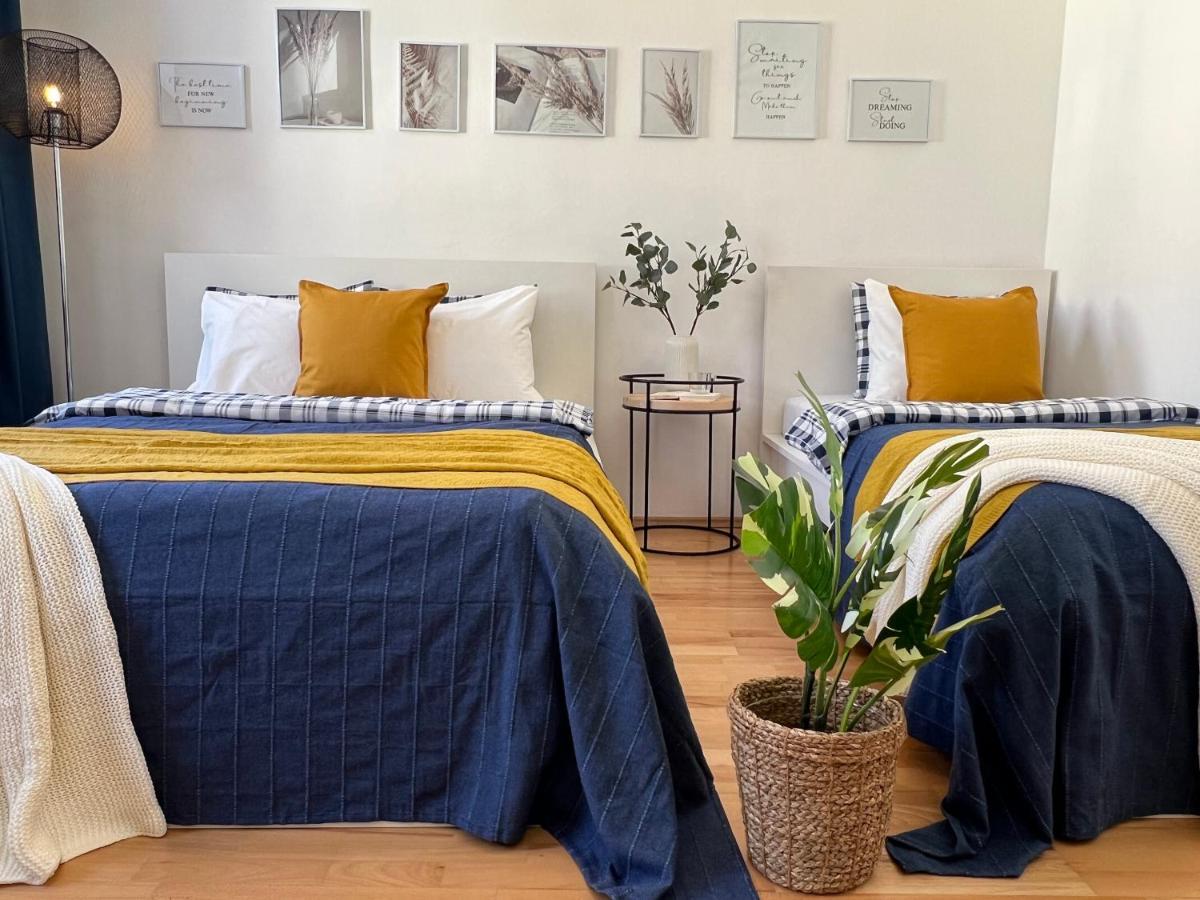 Home Away From Home Wina Bagian luar foto