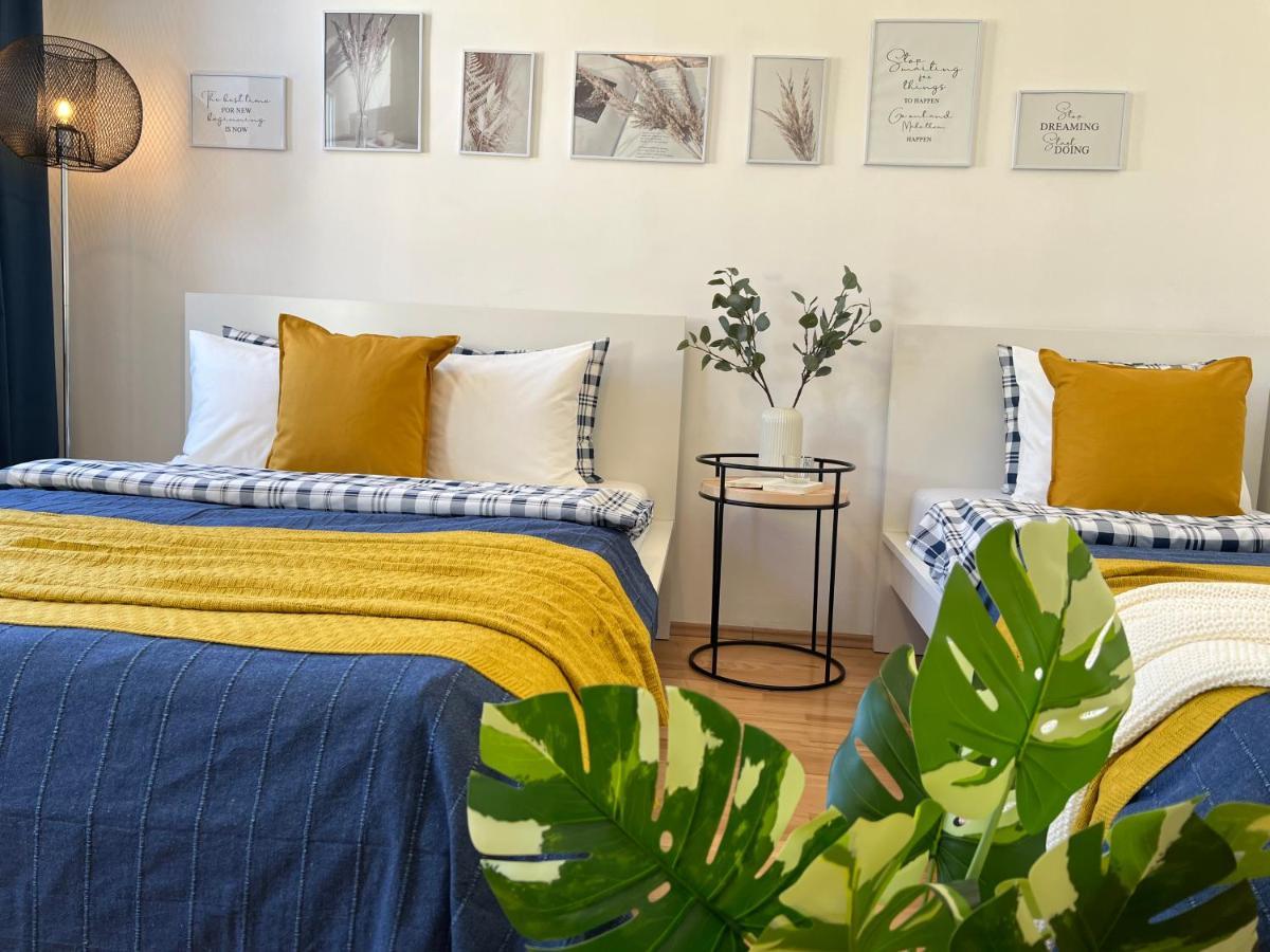 Home Away From Home Wina Bagian luar foto